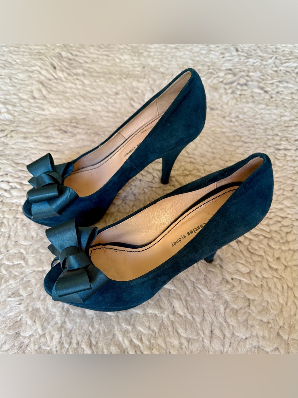 Gary Castles Sydney Turquoise Suede Peep-Toe Pumps with Bow sz 37
